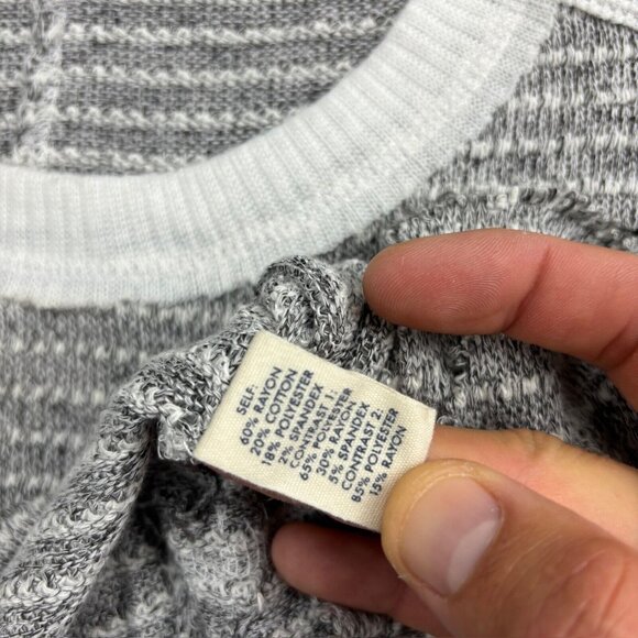 BKE Sweater Women's Large Gray White Stripe Colorblock 3/4 Sleeve Knit Pullover - Picture 8 of 9